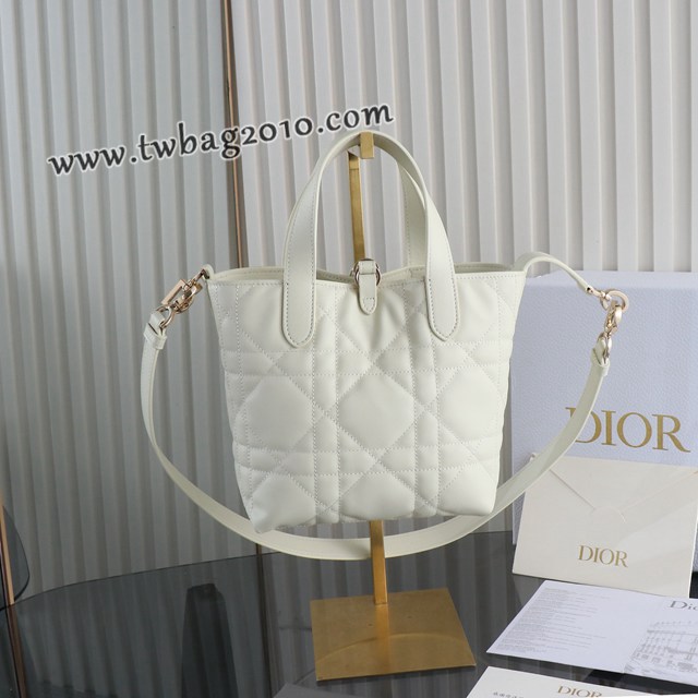 Dior专柜新款迪奥高仿原单原厂级Toujours竖版系列小号白色M2835菜篮子 djfk1455